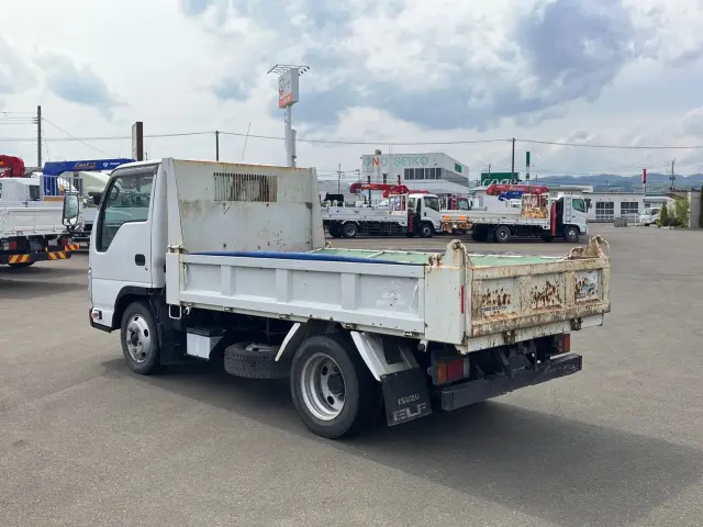 いすゞ エルフ TPG-NKR85AD(2WD)の写真4