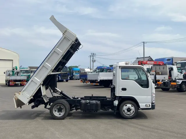 いすゞ エルフ TPG-NKR85AD(2WD)の写真6