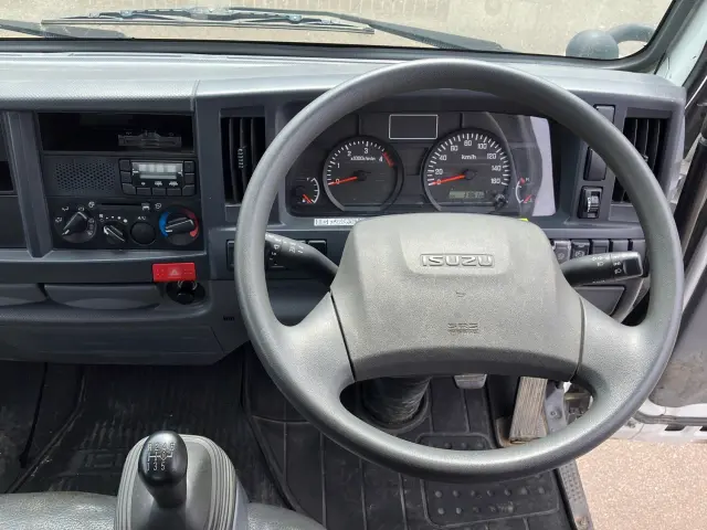 いすゞ エルフ TPG-NKR85AD(2WD)の写真21
