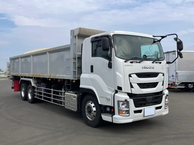 いすゞ ギガ 2PG-CYL77C(6x2)の写真2