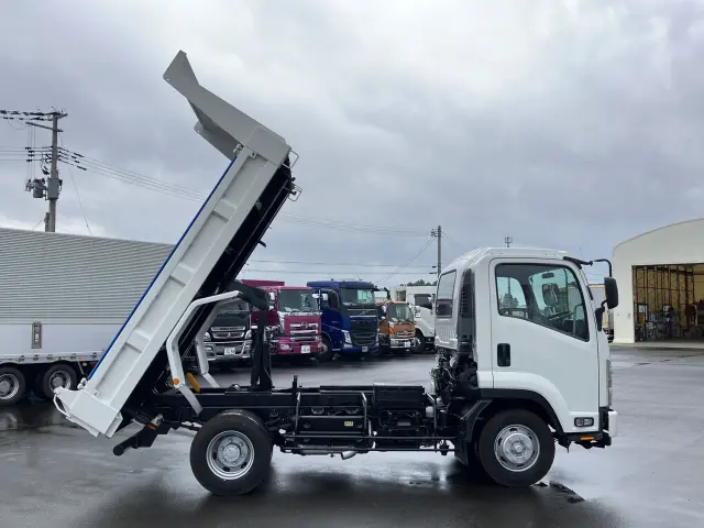 いすゞ フォワード 2PG-FRR90S1(2WD)の写真6