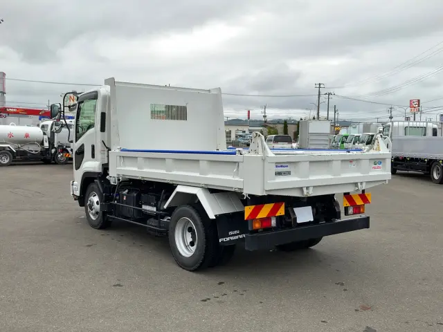 いすゞ フォワード 2RG-FRR90S3(2WD)の写真4