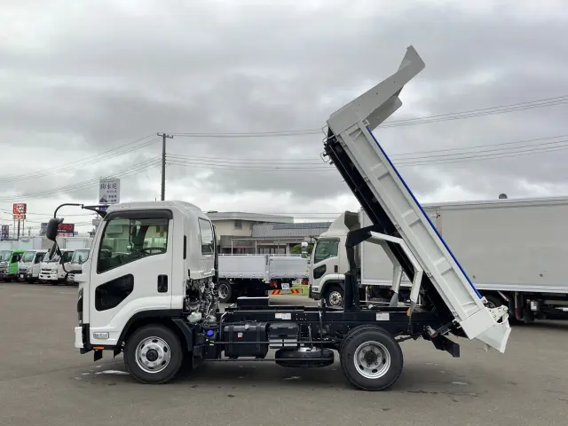 いすゞ フォワード 2RG-FRR90S3(2WD)の写真5