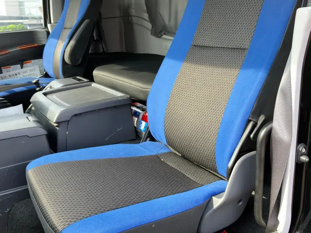 いすゞ ギガ 2PG-CXZ77CT(6x4)の写真20