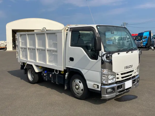 いすゞ エルフ 2RG-NJR88AN(2WD)の写真2