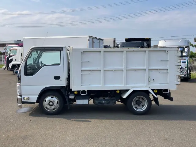 いすゞ エルフ 2RG-NJR88AN(2WD)の写真7