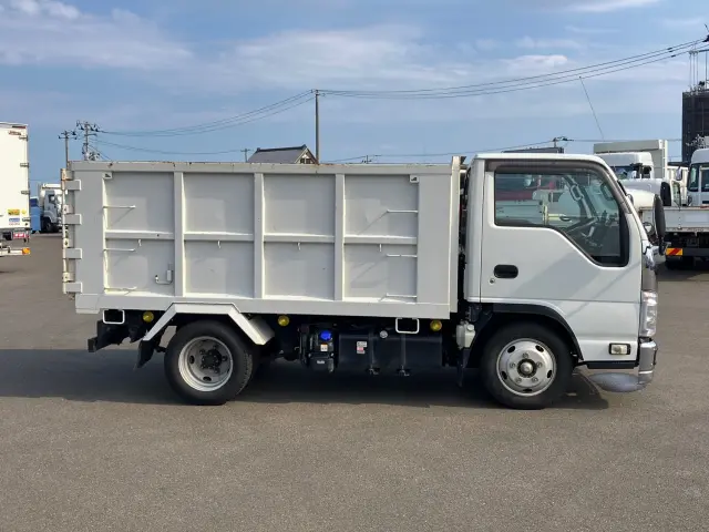 いすゞ エルフ 2RG-NJR88AN(2WD)の写真8