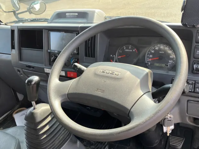 いすゞ エルフ 2RG-NJR88AN(2WD)の写真24