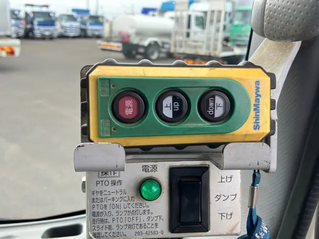 いすゞ エルフ 2PG-NPR88YN(2WD)の写真23