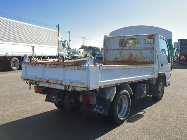 いすゞ エルフ PB-NKR81AN(2WD)の写真3