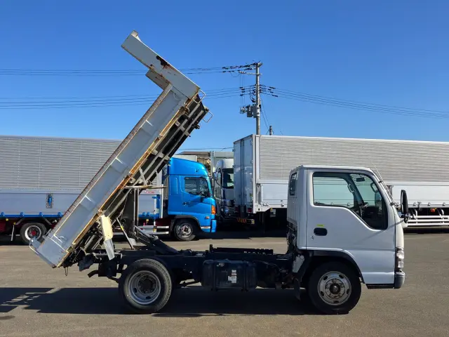 いすゞ エルフ PB-NKR81AN(2WD)の写真6