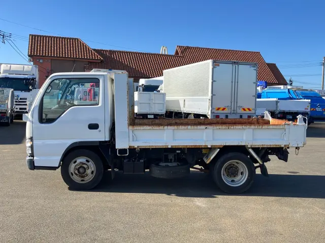 いすゞ エルフ PB-NKR81AN(2WD)の写真7
