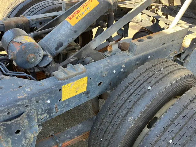 いすゞ エルフ PB-NKR81AN(2WD)の写真14