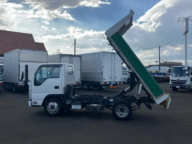 いすゞ エルフ 2RG-NJR88AD(2WD)の写真5