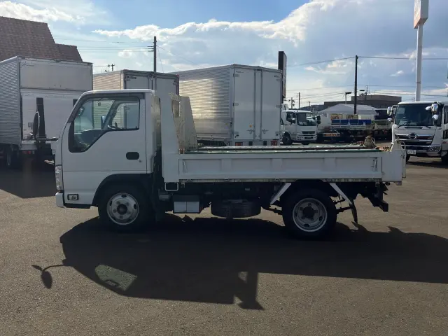 いすゞ エルフ 2RG-NJR88AD(2WD)の写真7