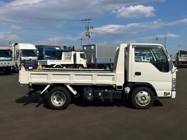 いすゞ エルフ 2RG-NJR88AD(2WD)の写真8