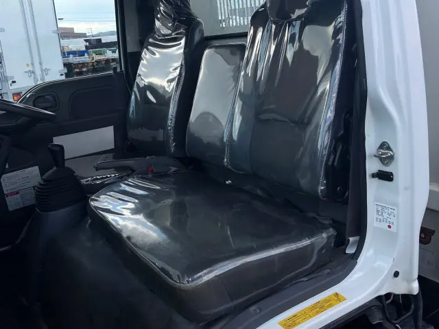 いすゞ エルフ 2RG-NJR88AD(2WD)の写真20