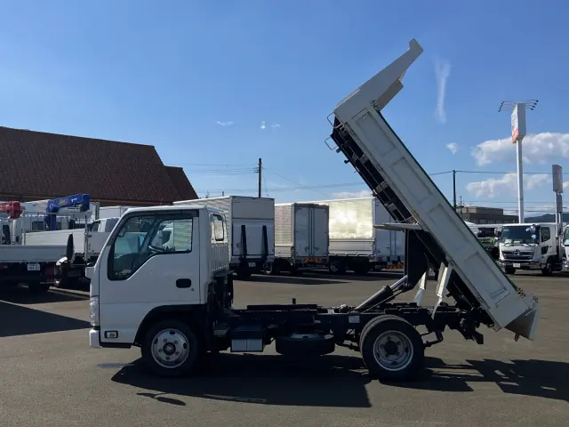 いすゞ エルフ 2RG-NJR88AD(2WD)の写真5