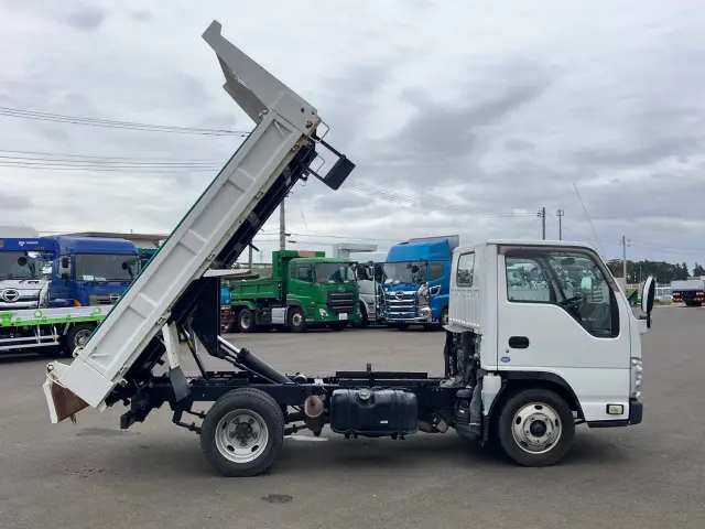いすゞ エルフ TKG-NJR85AD(2WD)の写真6