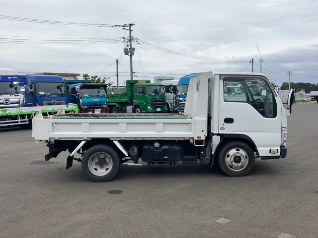 いすゞ エルフ TKG-NJR85AD(2WD)の写真8