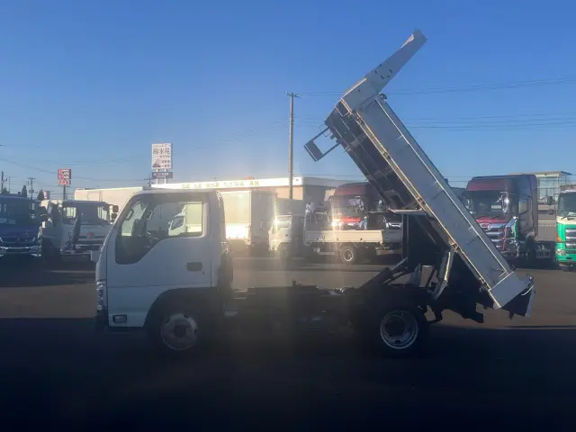 いすゞ エルフ TKG-NJR85AD(2WD)の写真5