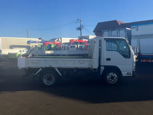 いすゞ エルフ TKG-NJR85AD(2WD)の写真8