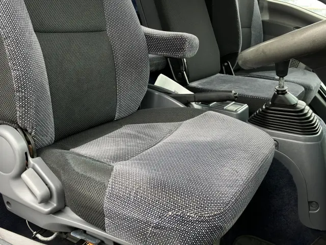 いすゞ フォワード TKG-FRR90S2(2WD)の写真19