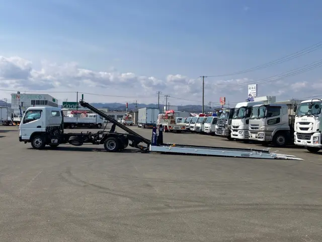 三菱 キャンター 2PG-FEB80(2WD)の写真5