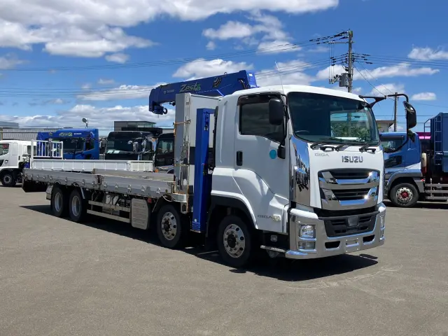 いすゞ ギガ QKG-CYJ77B(8x4)の写真2