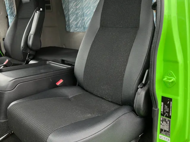 三菱 ファイター 2KG-FK62F(2WD)の写真21