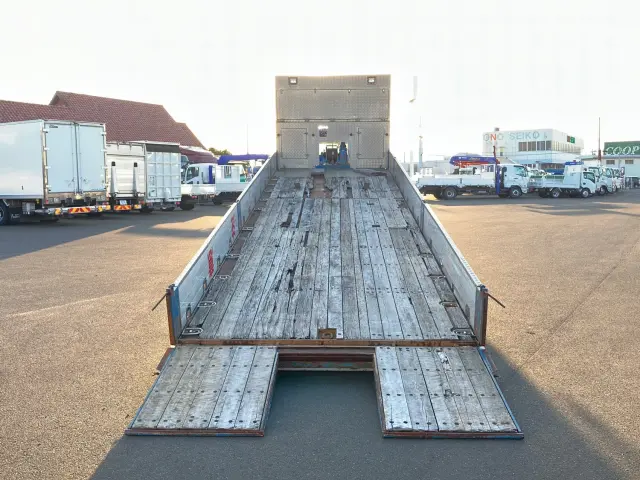 いすゞ ギガ LKG-CYJ77A(8x4)の写真8