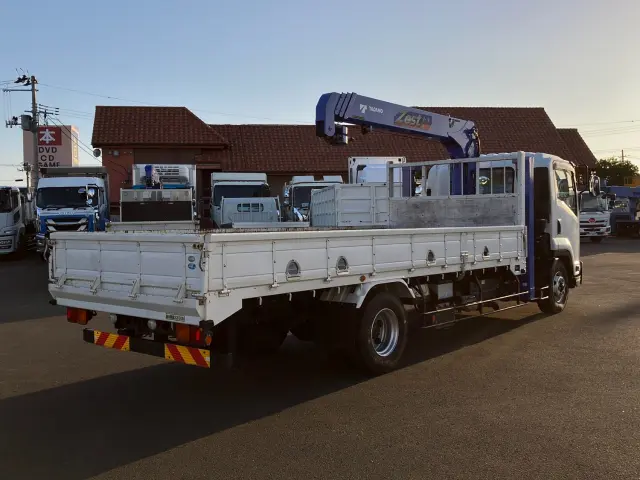 いすゞ フォワード 2PG-FRR90S1(2WD)の写真3