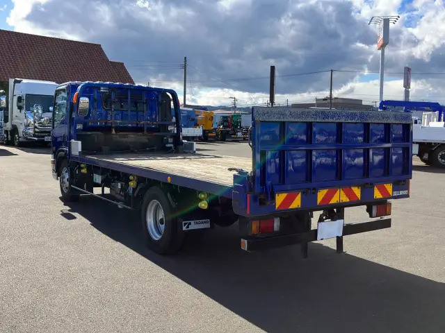 いすゞ エルフ 2RG-NPR88YN(2WD)の写真4