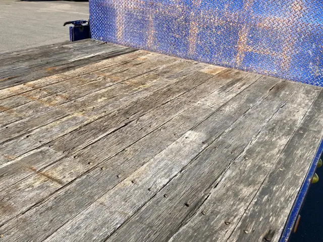 いすゞ エルフ 2RG-NPR88YN(2WD)の写真12