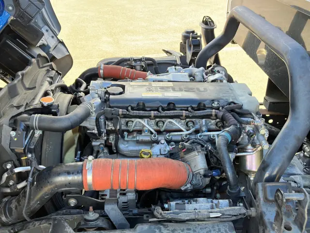 いすゞ エルフ 2RG-NPR88YN(2WD)の写真18