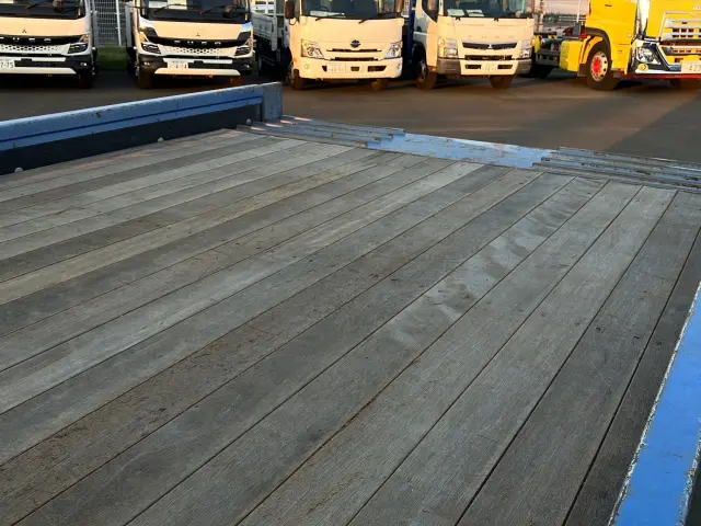 いすゞ フォワード TKG-FRR90S2(2WD)の写真9