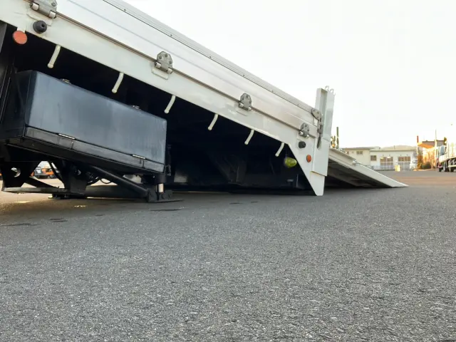 日野 プロフィア 2DG-FQ1AJG(6x4)の写真17