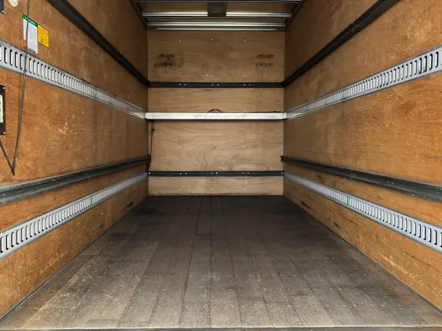 トヨタ ダイナ TPG-XZU655(2WD)の写真8