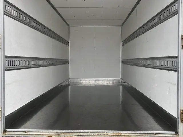 三菱 キャンター TPG-FEA50(2WD)の写真8