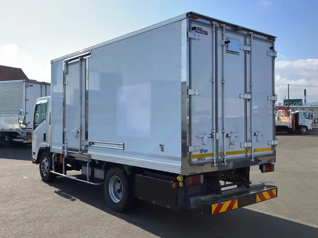 いすゞ エルフ 2RG-NPR88YN(2WD)の写真4