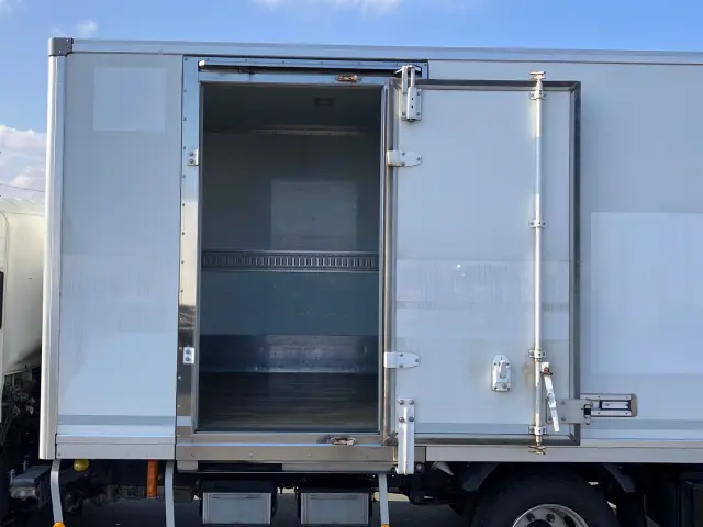 いすゞ エルフ 2RG-NPR88YN(2WD)の写真9