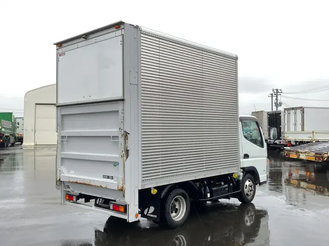 三菱 キャンター TPG-FBA20(2WD)の写真3