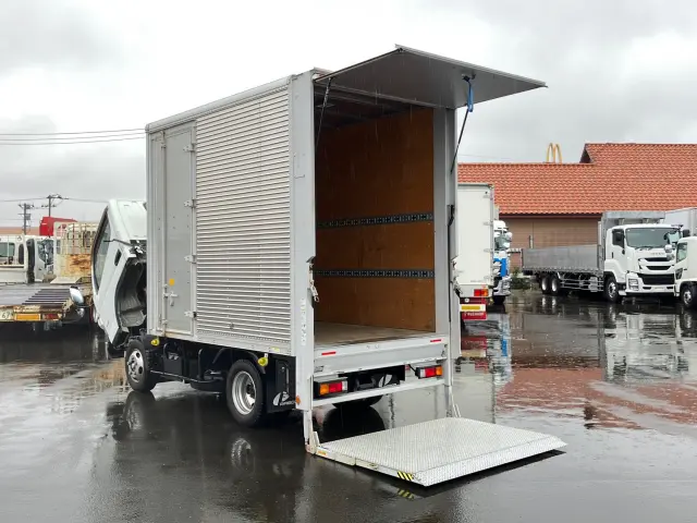 三菱 キャンター TPG-FBA20(2WD)の写真11