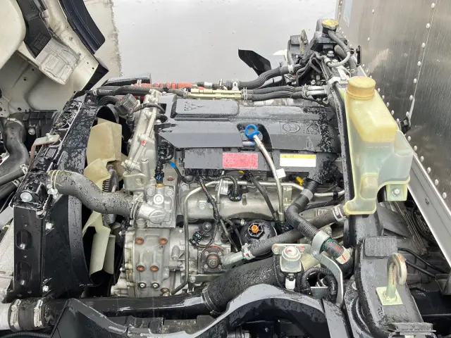 三菱 キャンター TPG-FBA20(2WD)の写真15