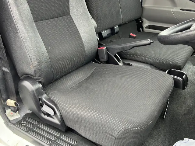 三菱 キャンター TPG-FBA20(2WD)の写真17