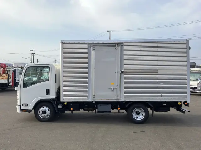 いすゞ エルフ TRG-NPR85AN(2WD)の写真5