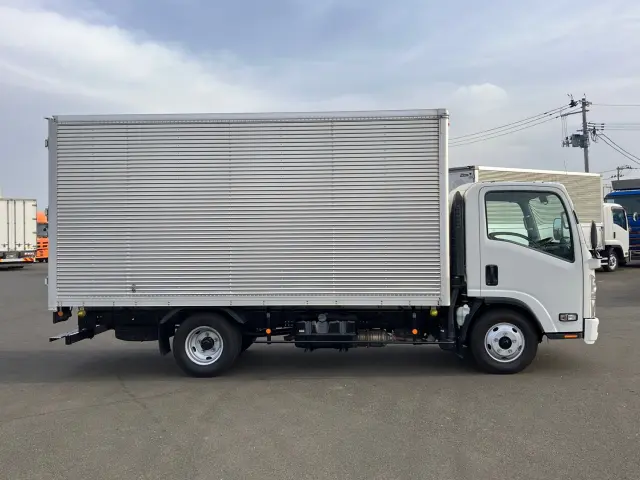 いすゞ エルフ TRG-NPR85AN(2WD)の写真6