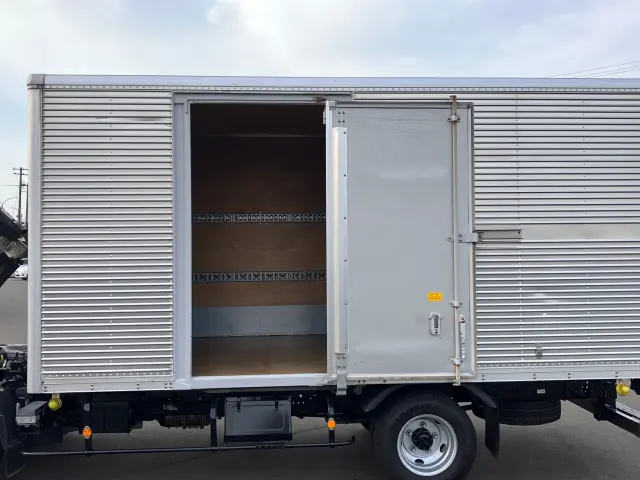 いすゞ エルフ TRG-NPR85AN(2WD)の写真9