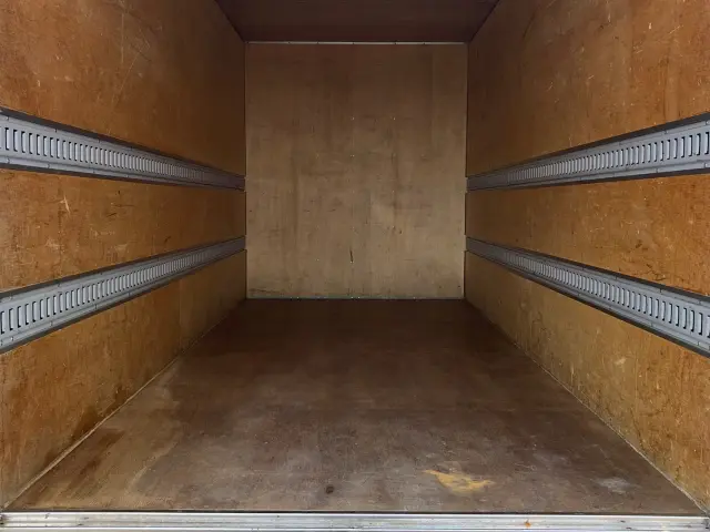 三菱 キャンター 2PG-FEB50(2WD)の写真8