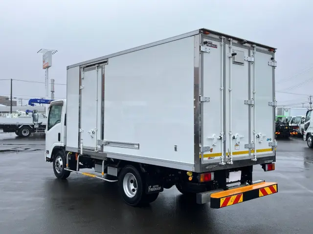 いすゞ エルフ 2RG-NPR88YN(2WD)の写真4